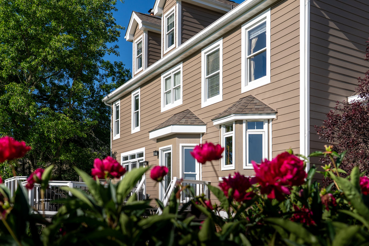 Chestnut, Horizontal Lap siding